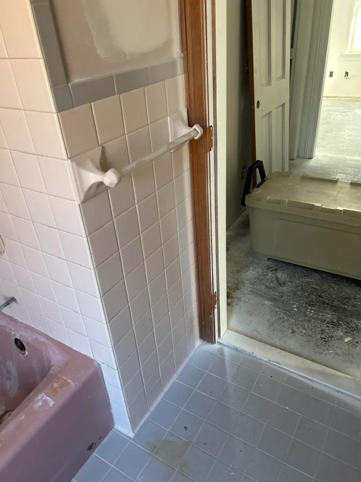 Bathroom tile and surrounding surfaces before restoration